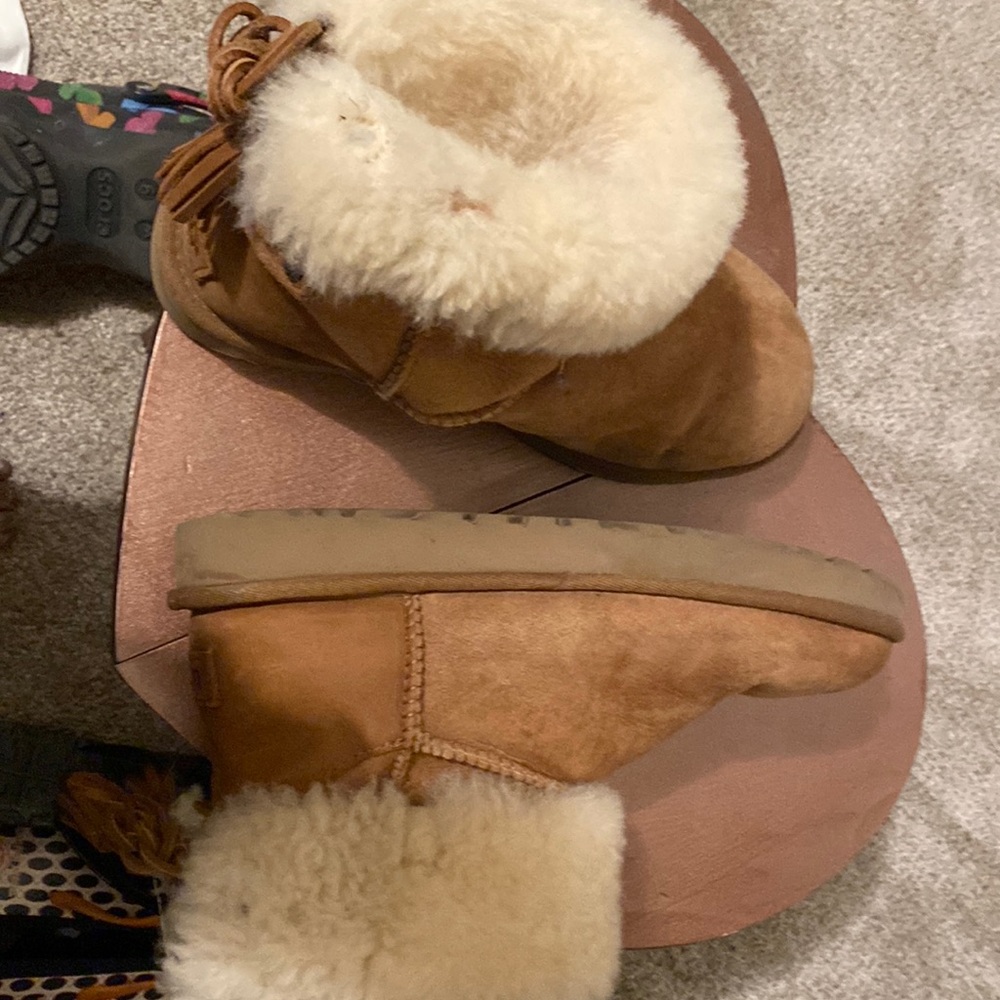 Uggs tan size 9